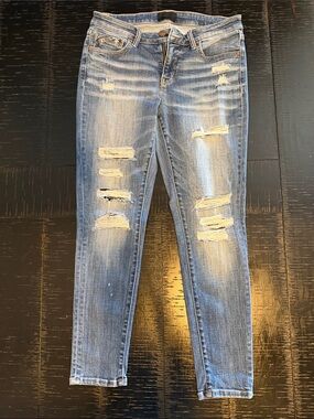 Buckle Women's Light Blue Distressed Skinny Jeans